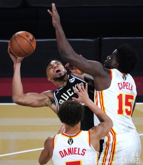 “克努佩尔砍下33分无力回天 公牛129-126击败黄蜂终结连败” “克努佩尔砍下33分无力回天 公牛129-126击败黄蜂终结连败”